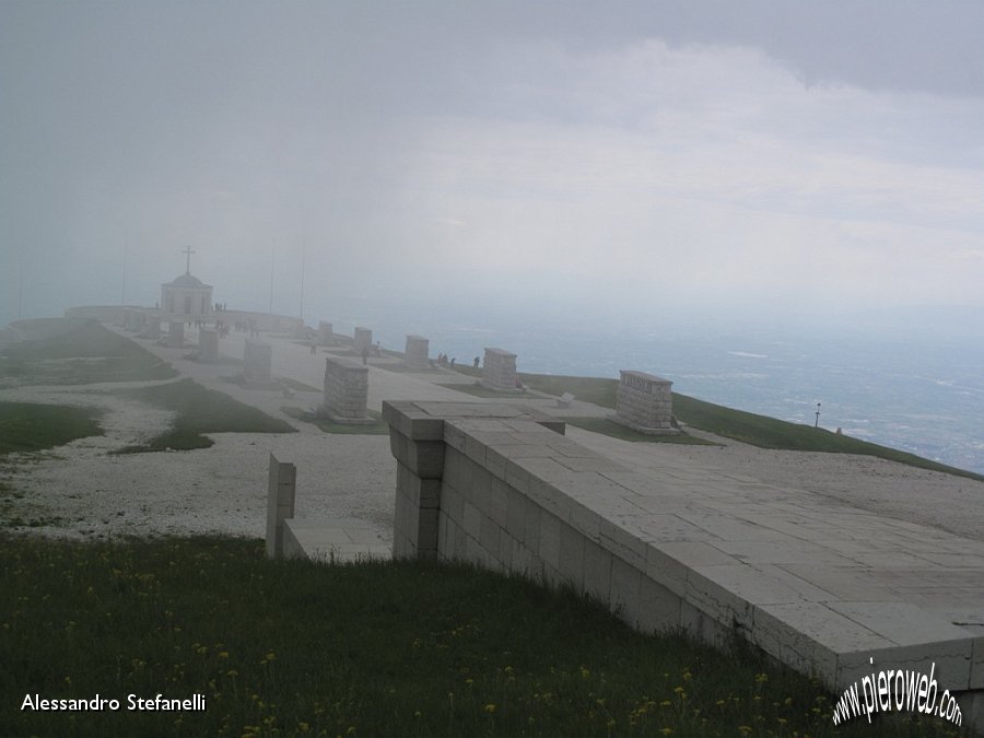 30 Cimitero caduti italiani.jpg